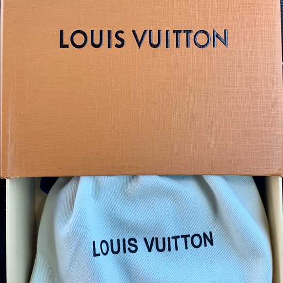 Louis Vuitton Wallet - Picture 3 of 5
